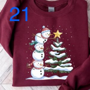 21 - Snowmen Decorating The Tree