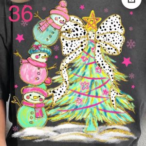 36 - Three Snowmen Decorating The Tree   Abstract